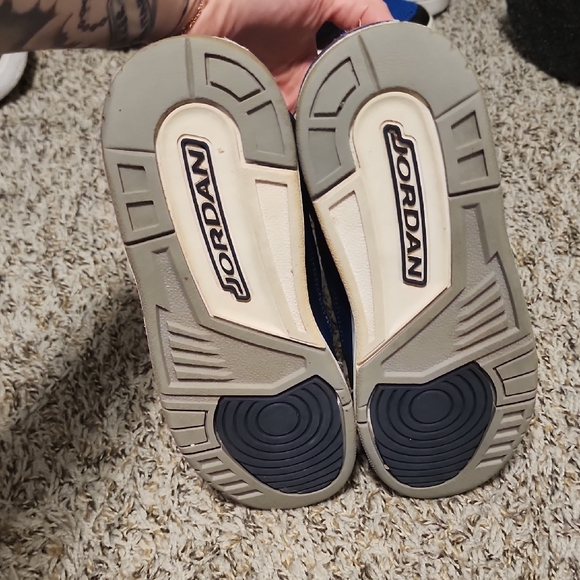 Jordan 3 Georgetown - Picture 6 of 6